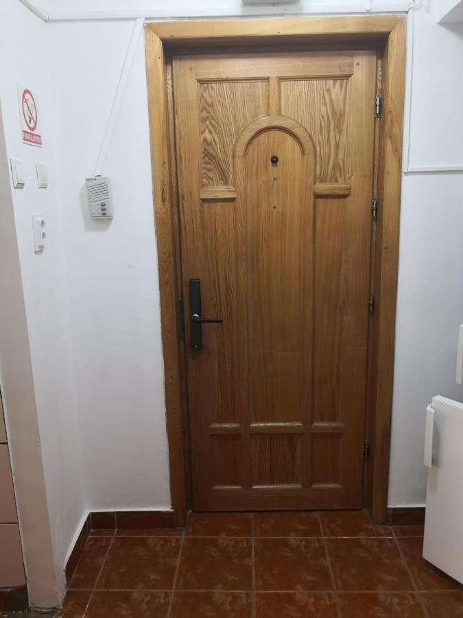 Apartament cu doua camere Târgu Jiu Exterior foto