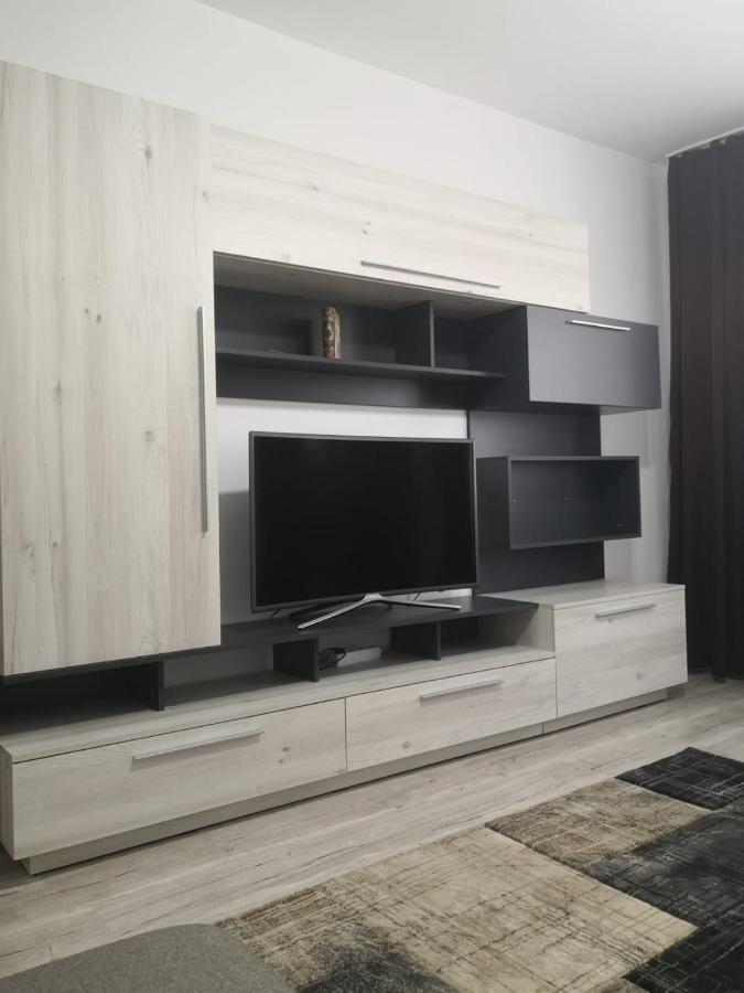 Apartament cu doua camere Târgu Jiu Exterior foto