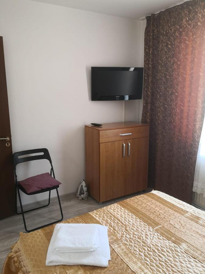 Apartament cu doua camere Târgu Jiu Exterior foto
