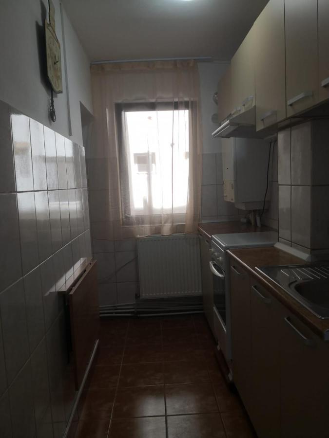 Apartament cu doua camere Târgu Jiu Exterior foto