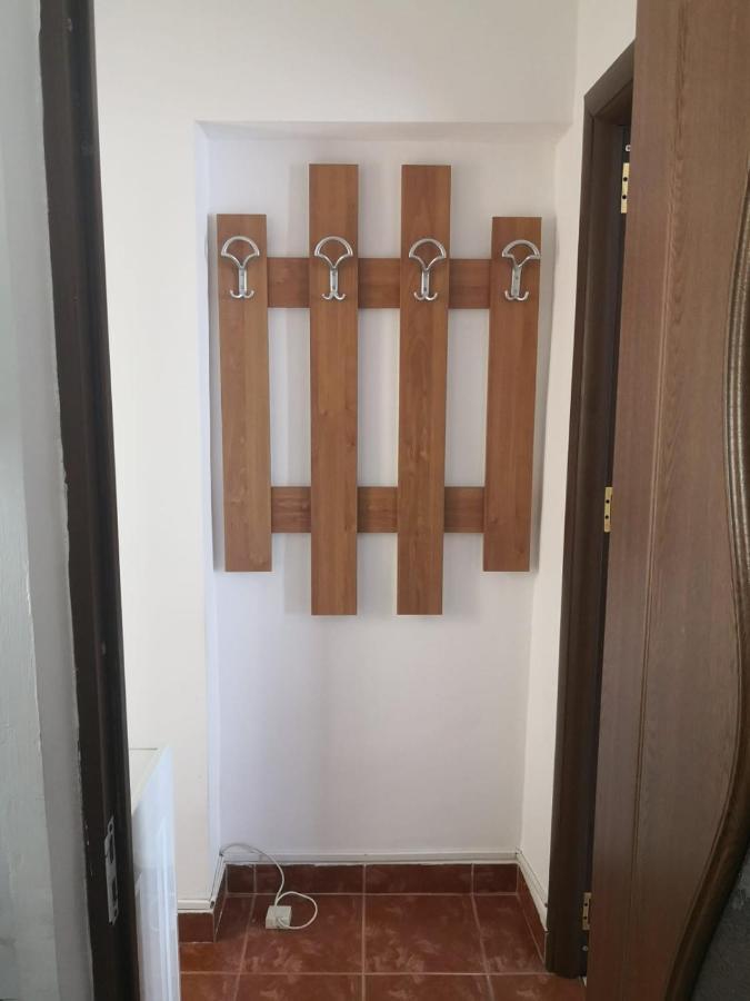 Apartament cu doua camere Târgu Jiu Exterior foto