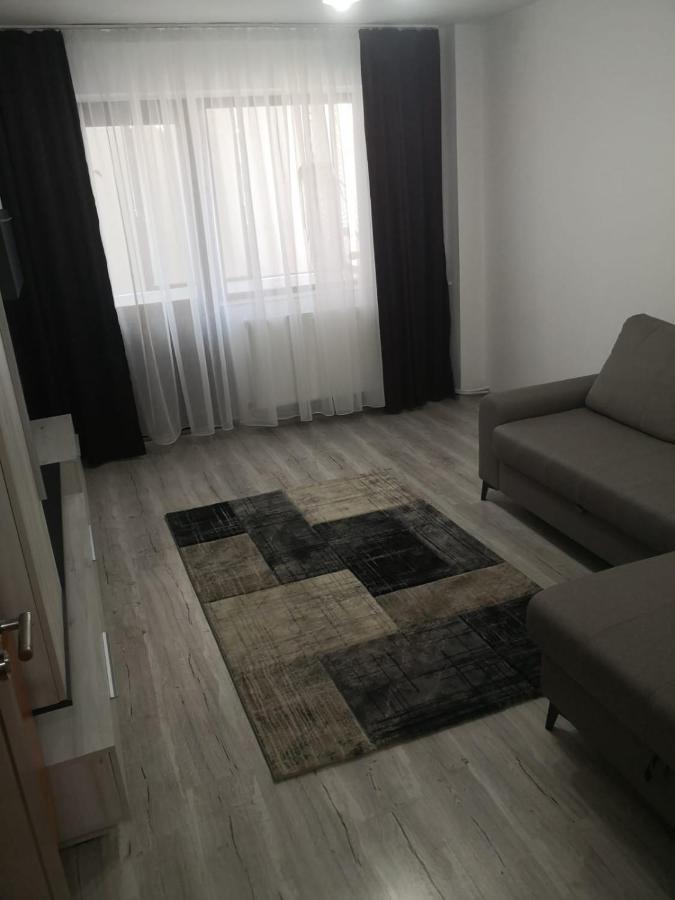 Apartament cu doua camere Târgu Jiu Exterior foto